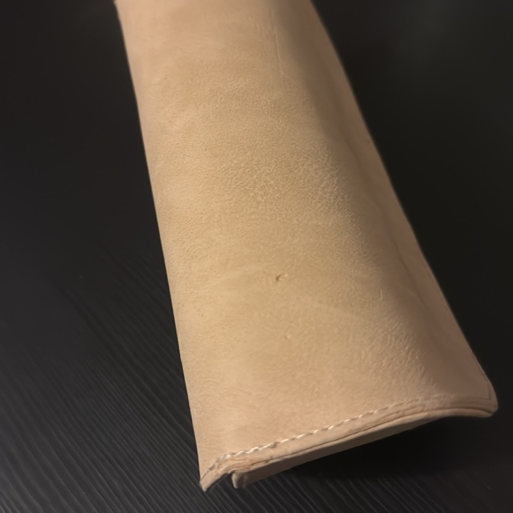 CHLOE Beige Semi Soft Sunglasses Case *Newest Style* EUC - Picture 6 of 7
